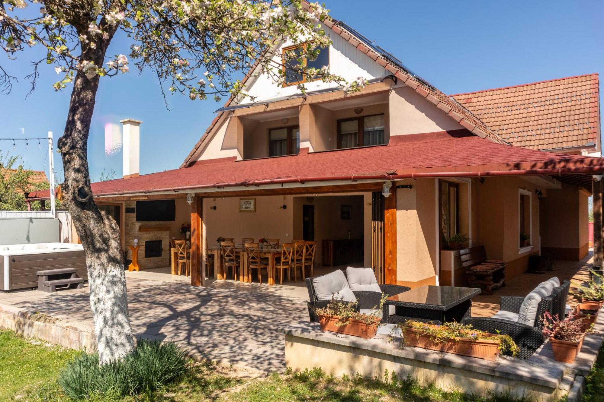 Vila Crisalia Sibiel -Sibiu (Adults Only) Hotel Bagian luar foto